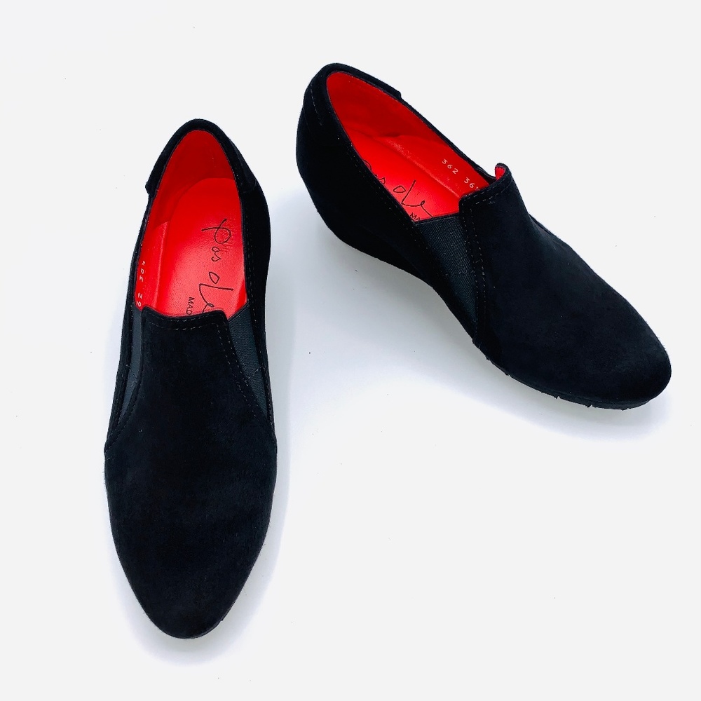 Pas de Rouge Susan Black Suede Wedge Slip-On